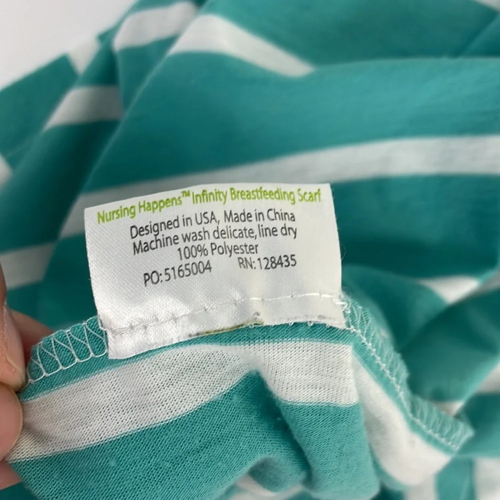 Itzy Ritzy infinity striped nursing/breastfeeding scarf🤱 - Picture 4 of 5